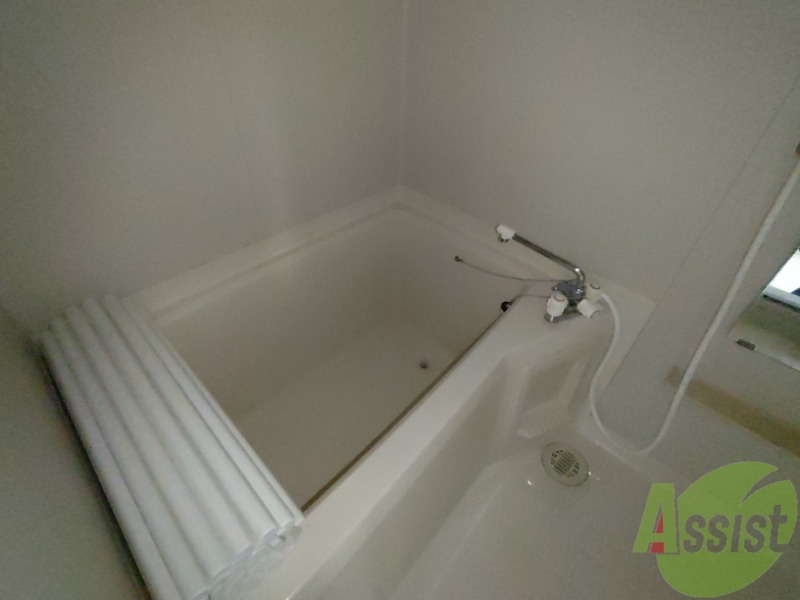 バス・シャワールーム　浴室は綺麗でゆったりとお過ごしいただけます。