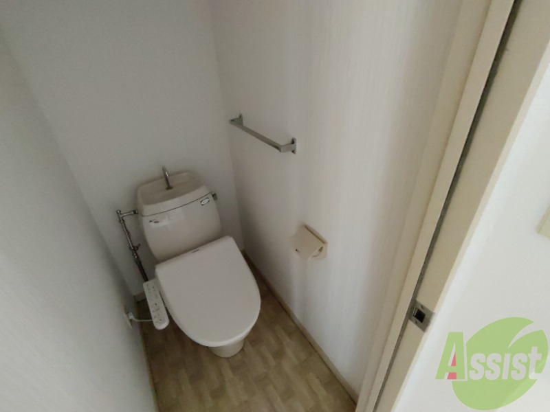 トイレ　トイレは綺麗でウォッシュレットも付いて快適にお使い頂けます。