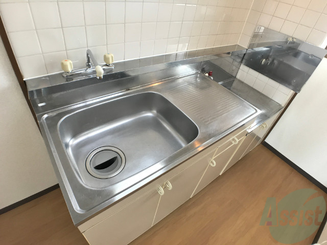 キッチン　キッチンは調理スペースもしっかりあってお料理しやすそうですね