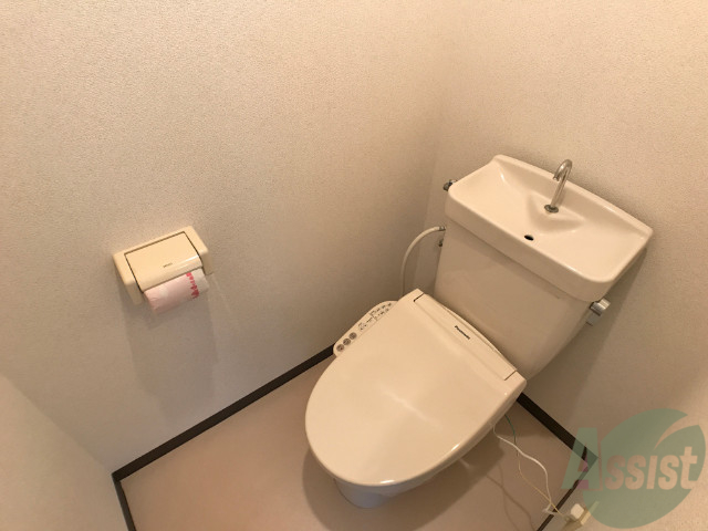 トイレ　トイレにはちゃんとウォシュレットも備え付け