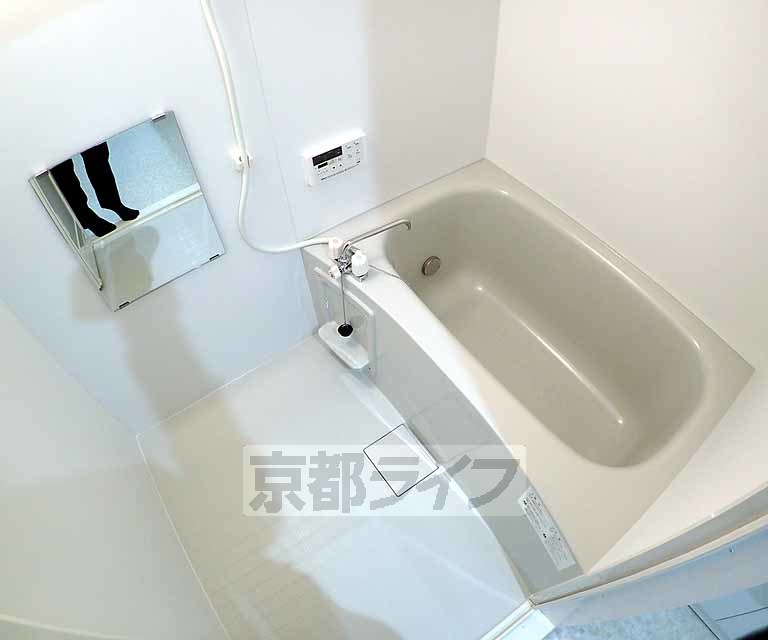 バス・シャワールーム　とても大きな浴槽です。