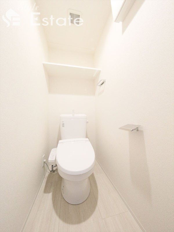 トイレ　同仕様内装