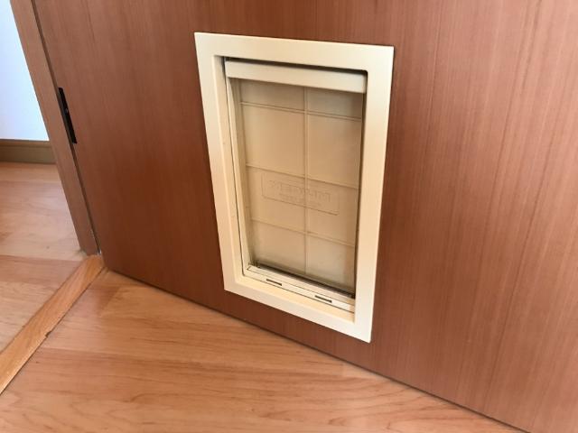 その他　ペット用くぐり戸