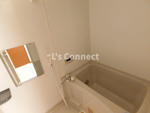 バス・シャワールーム　追焚き機能付きのお風呂。