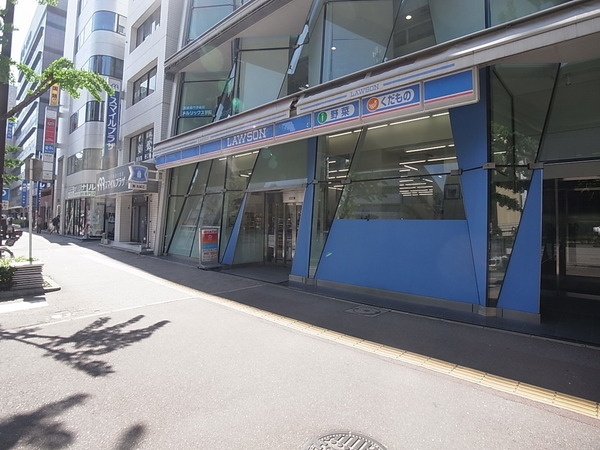 コンビニ　ローソン福岡舞鶴交番前店（コンビニ）まで87m