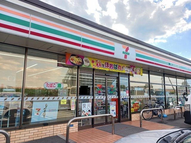 コンビニ　セブンイレブン川崎布田店（コンビニ）まで350m