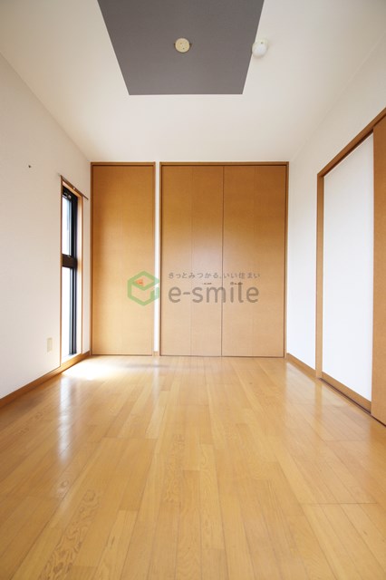 居室・リビング　コンパクトで使いやすい洋室です