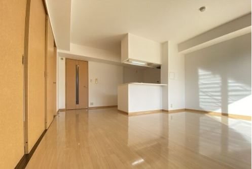 居室・リビング　リビング　※別号室参考写真