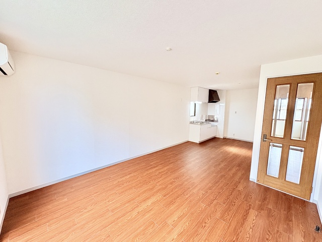 居室・リビング　★１４帖のリビングダイニングキッチンです★