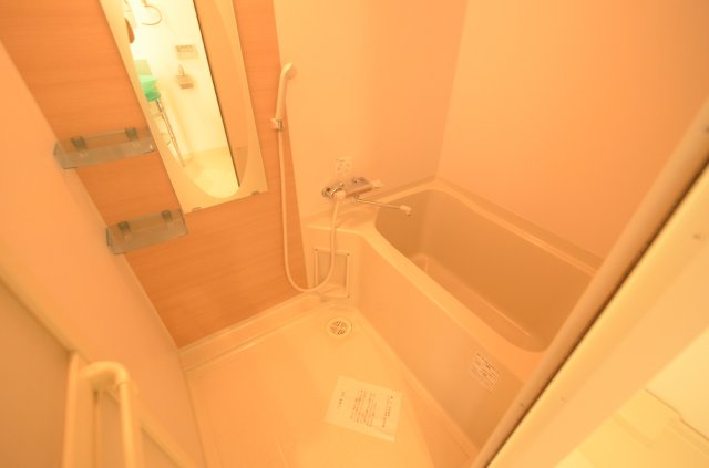 バス・シャワールーム　バストイレセパレートタイプのシンプルな浴室です♪