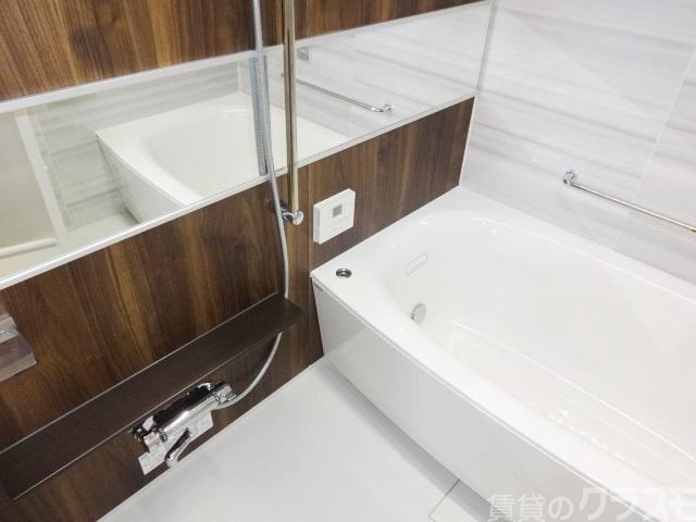 バス・シャワールーム　お風呂で一日の疲れをお取りください。