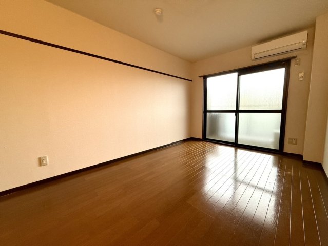 居室・リビング　同仕様写真