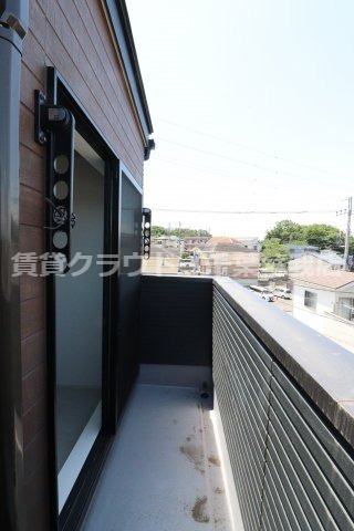 バルコニー　暖かな日差しのふりそそぐバルコニー