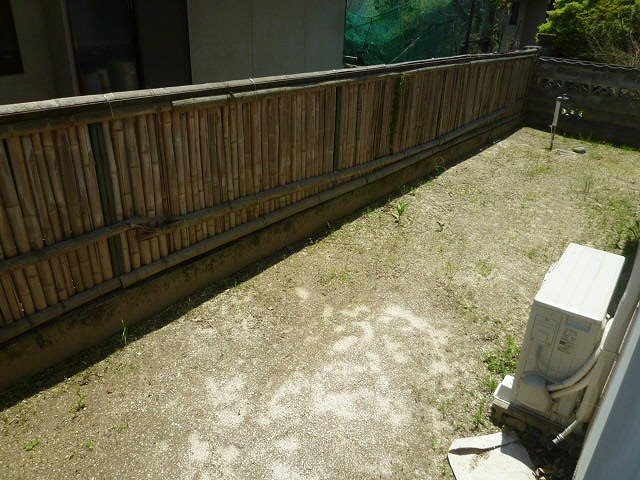 バルコニー　101号の写真。2Fはベランダですす。