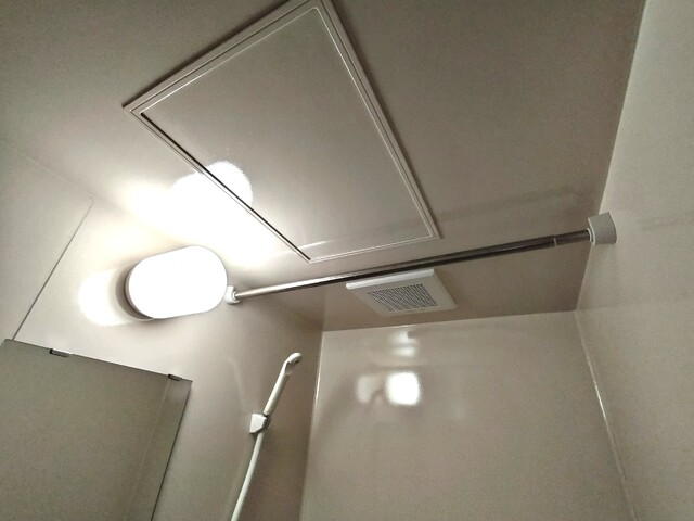 バス・シャワールーム　室内物干