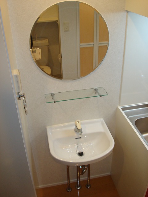 その他設備　独立洗面化粧台付き