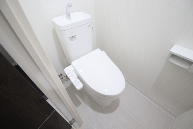 トイレ　※別室の参考写真の為、現況優先です。
