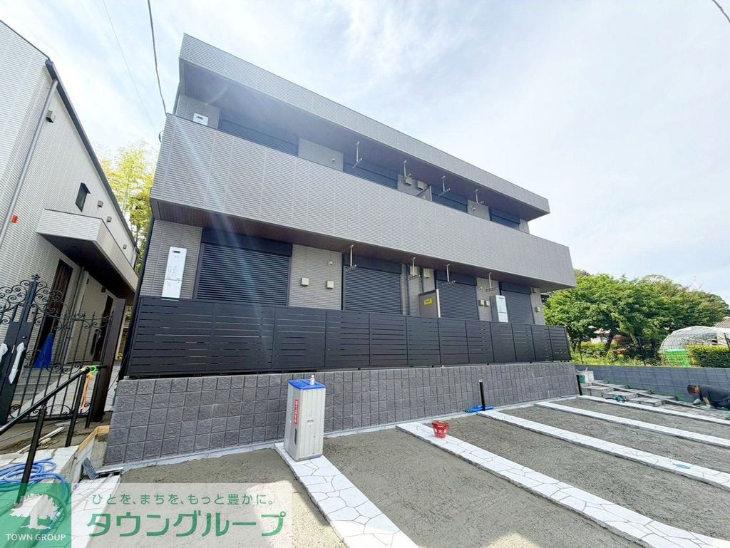 建物外観　駐車場
