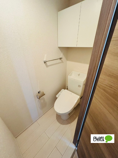 トイレ　玄関