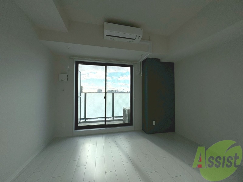 居室・リビング　７．１帖の洋室です。陽当たりも良く、開放感がございます。