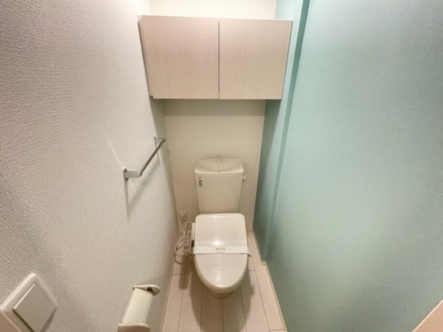 トイレ　温水洗浄暖房便座