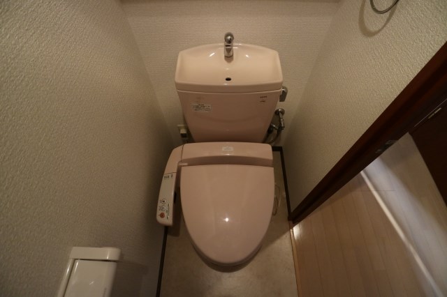 トイレ　※別号室の参考写真です。