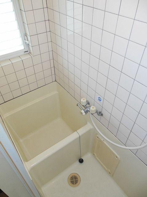 バス・シャワールーム　【浴室】２０２号室の写真です