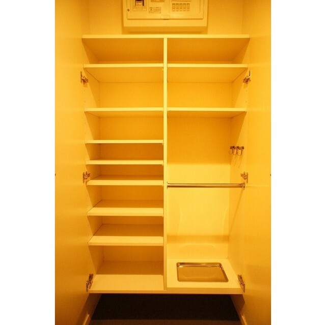 玄関　下足入れ