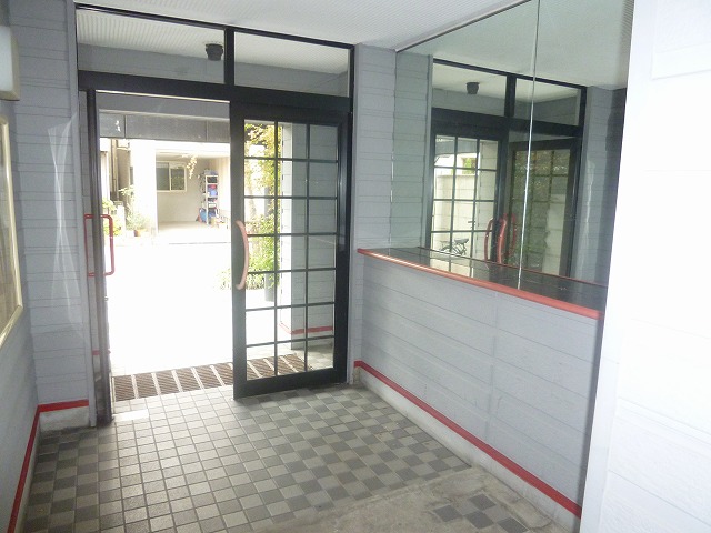 エントランス　マンション玄関もきれいです