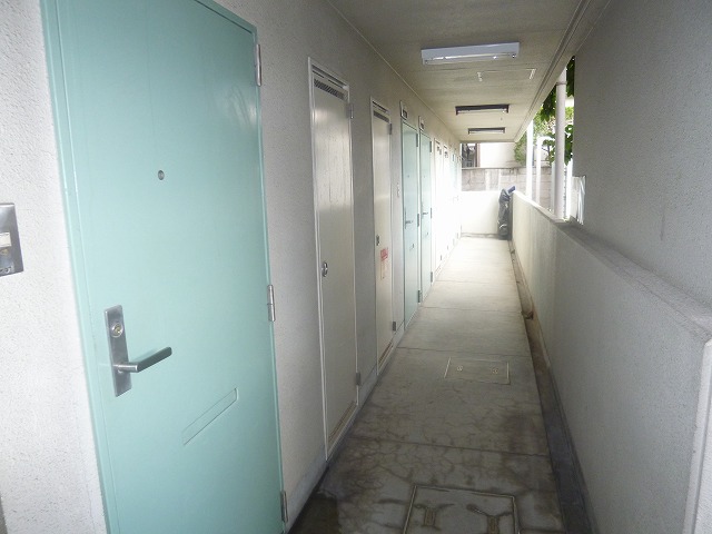 ロビー　マンション廊下もきれいになっています