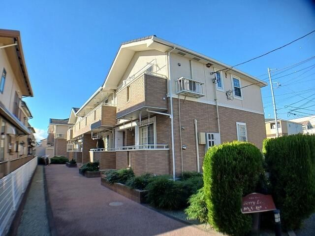 綾瀬市蓼川のアパートの建物外観