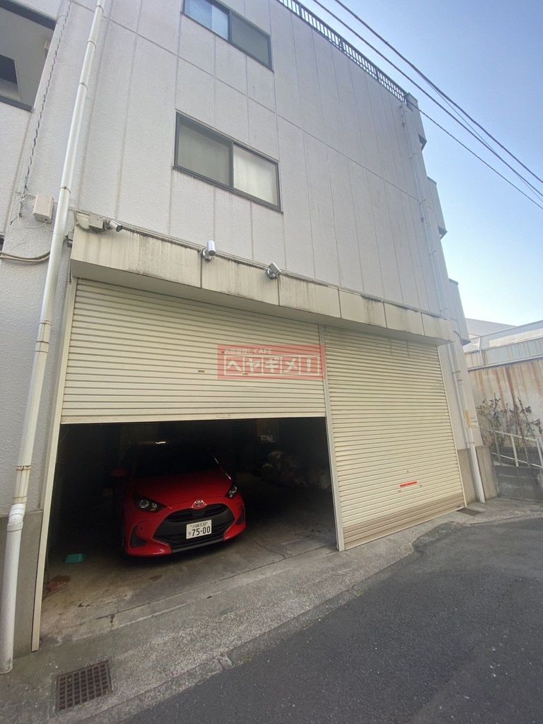 建物外観　駐車場