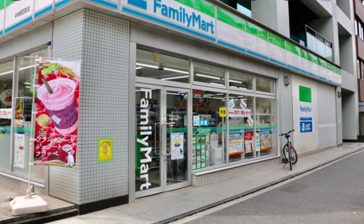コンビニ　ファミリーマート 中央明石町店（コンビニ）まで83m