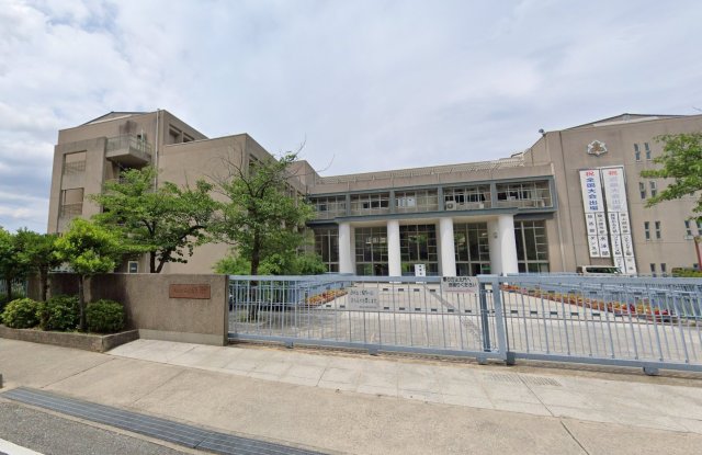 高校・高専　西宮市立西宮高等学校（高校・高専）まで1924m