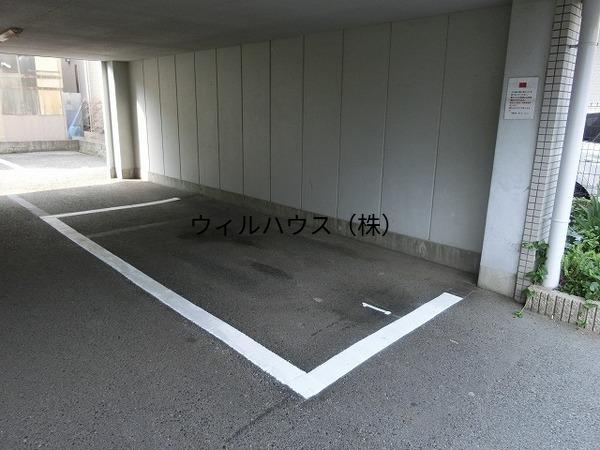 駐車場　敷地内駐車場！