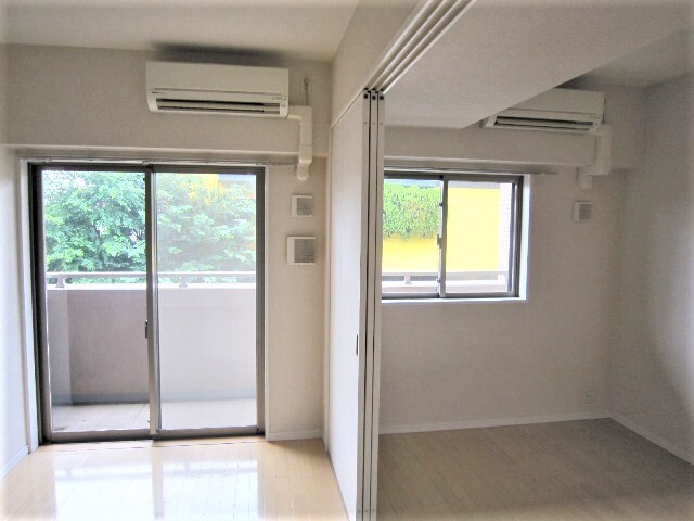 バルコニー　バルコニーあります