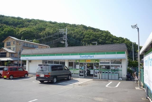 コンビニ　ファミリーマート伊豆長岡南店（コンビニ）まで1100m