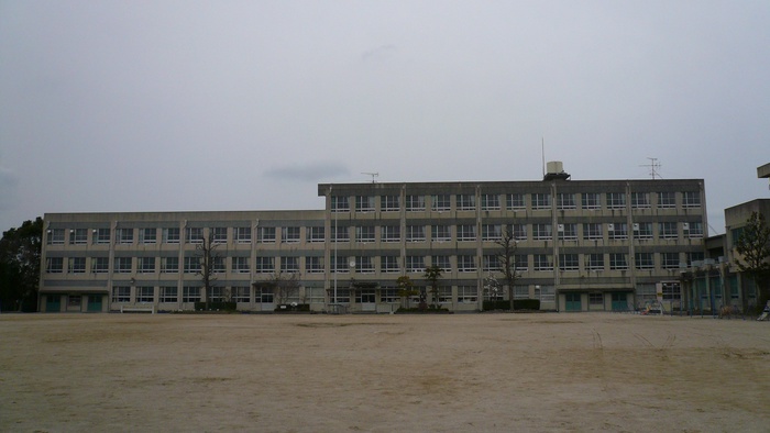 小学校　名古屋市立上社小学校（小学校）まで340m