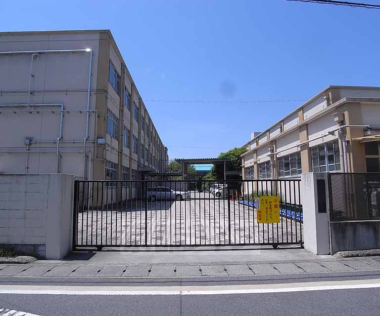 小学校　桂東小学校（小学校）まで570m