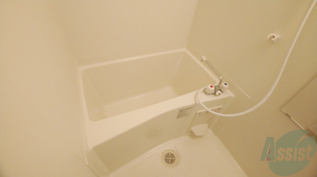 バス・シャワールーム　綺麗な浴室です。１日の疲れを癒すのに最適ですね。