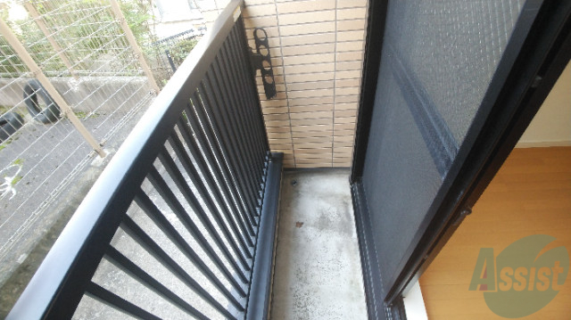 バルコニー　広いバルコニーです。洗濯物が干しやすいですね。