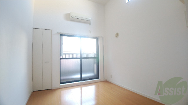 居室・リビング　綺麗なリビングです。家具を何を置くか迷いますね！