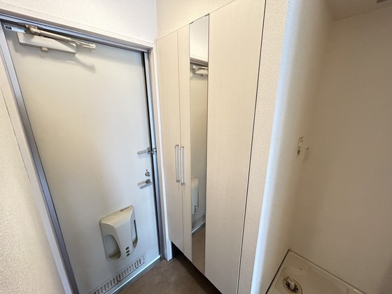 玄関　※別部屋の写真です