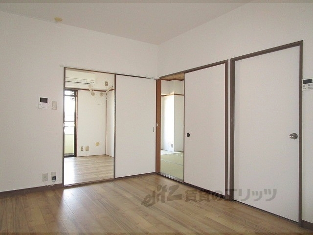 居室・リビング　リビング