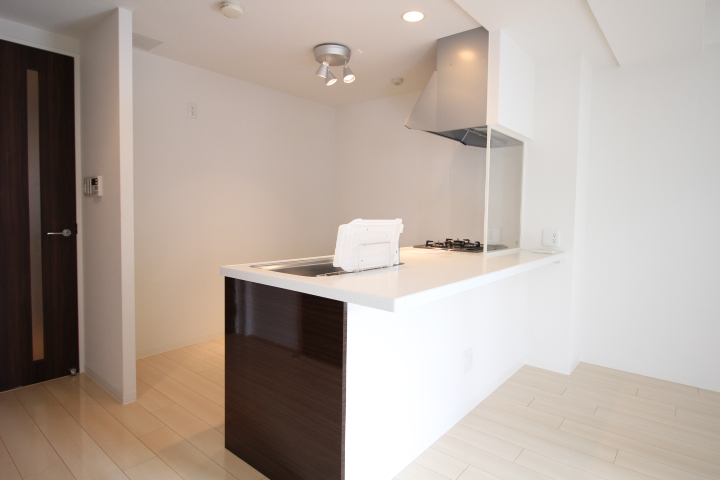 キッチン　コンパクトなキッチンで掃除もラクラク