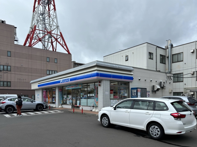コンビニ　ローソン札幌北6条西十四丁目店（コンビニ）まで271m