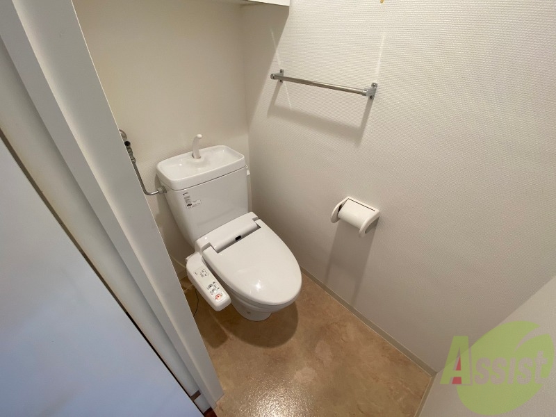 トイレ　ウォシュレット機能がついたトイレ。安心して使用できますね。