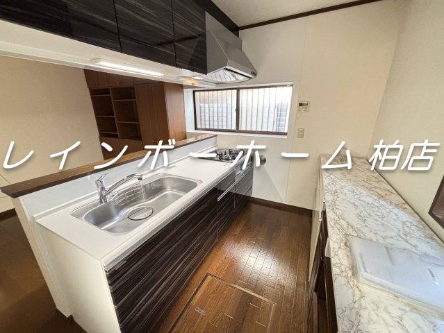 キッチン　キッチンでお料理をお楽しみください