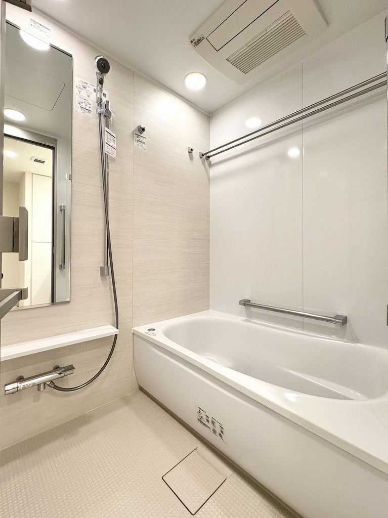 バス・シャワールーム　バスルーム