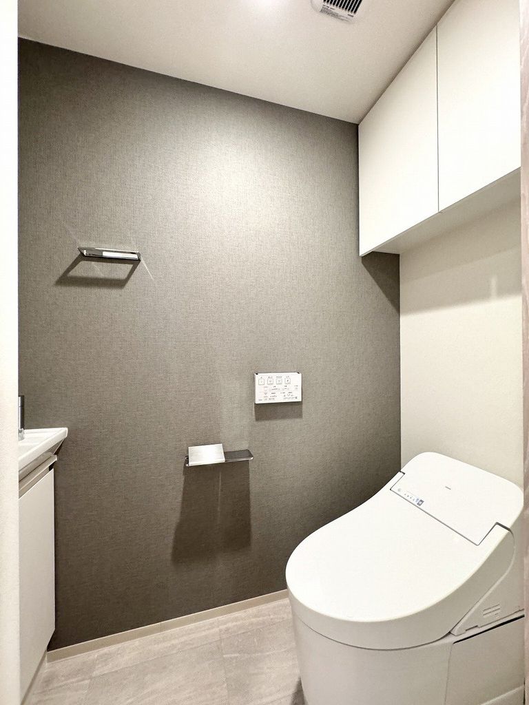 トイレ　温水洗浄便座付きトイレ